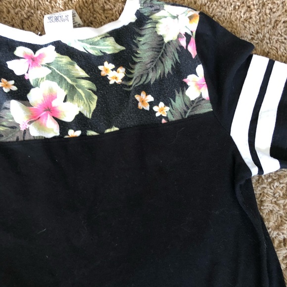 Pink T-Shirt - Picture 6 of 7